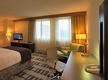 1 Full Mobility/Hearing Access Rollin Shower