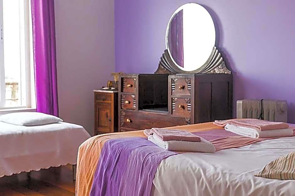 Ericeira Chill Hill Hostel & Private Rooms