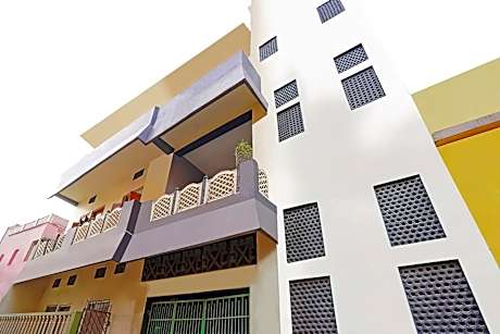 Bobby Premium Residency