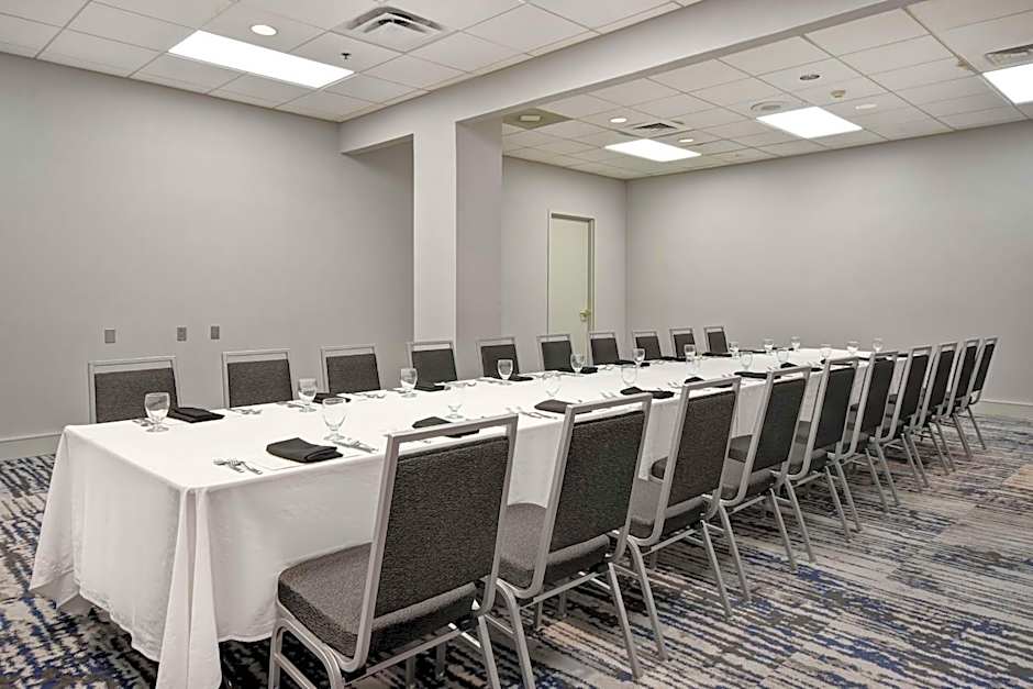 Embassy Suites By Hilton Charleston