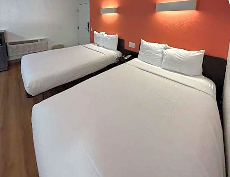 Studio 6 Suites - Riverside, CA South