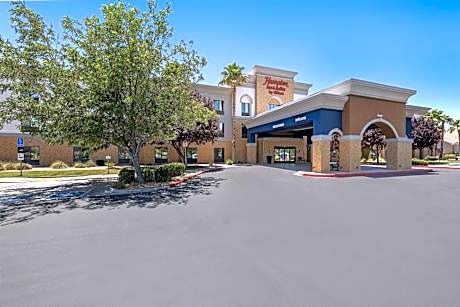 Hampton Inn & Suites Lancaster