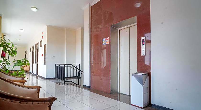 Urbanview Hotel de Kopen Malang by RedDoorz