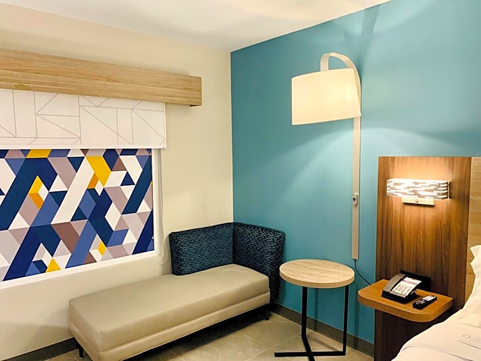 Holiday Inn Express Guadalajara Vallarta Poniente By IHG