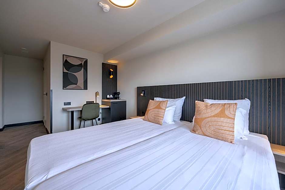 Leonardo Hotel IJmuiden Seaport Beach