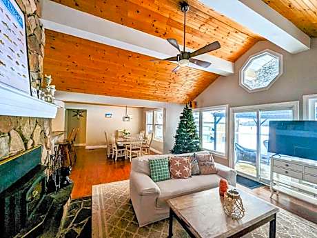 Cozy Escape, Kawarthas Cottage With Sauna