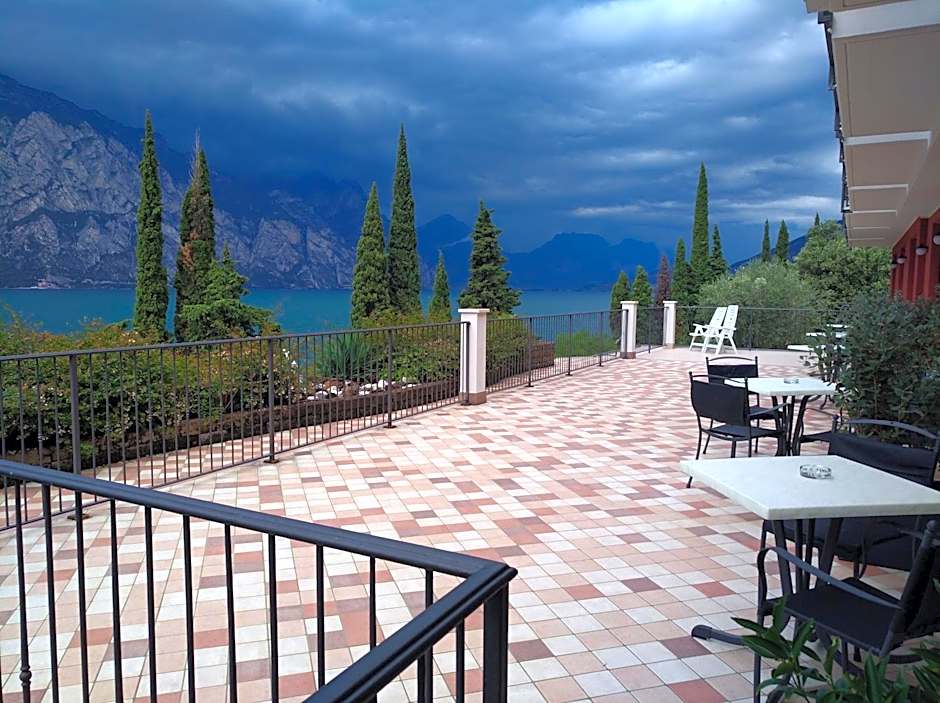 Hotel Oasi Beach