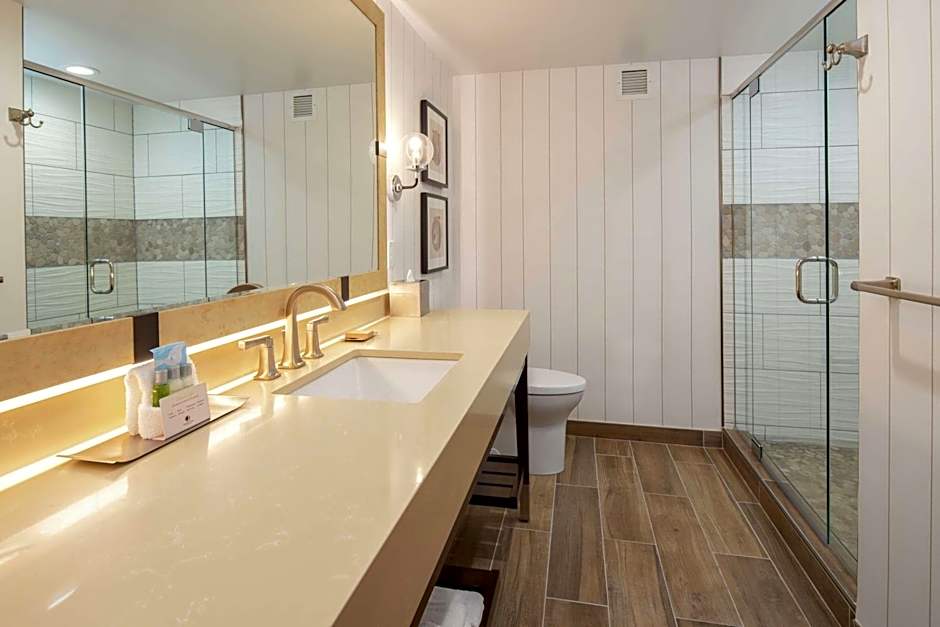 DoubleTree By Hilton Missoula Edgewater