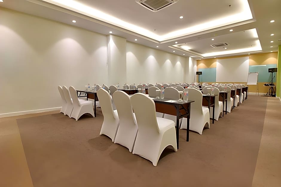 Zest Harbour Bay Batam by Swiss-Belhotel International