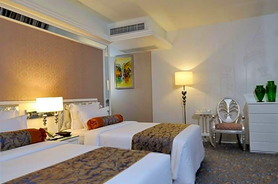 Metropole Hotel