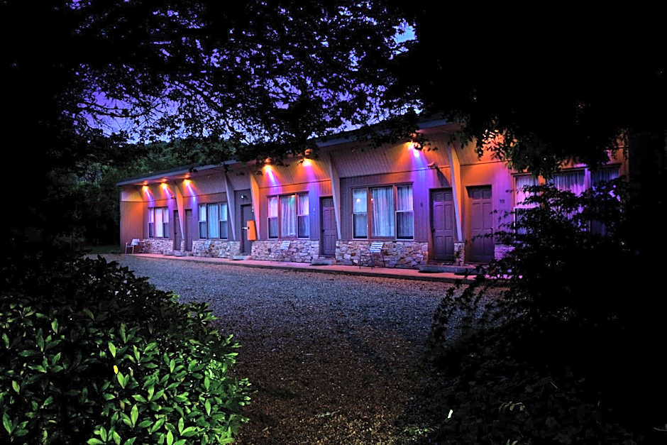 Buffalo Motel and Country Retreat