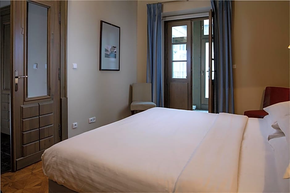 Charles Bridge Heritage Suites by SALVATOR HOTELS