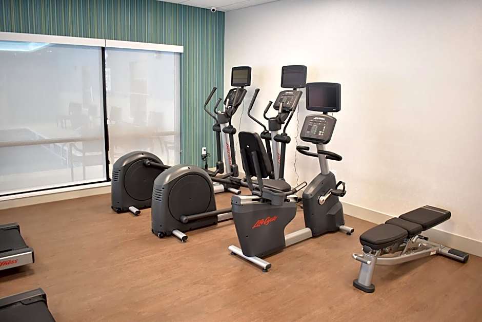 Holiday Inn Express And Suites Boston South - Randolph By IHG