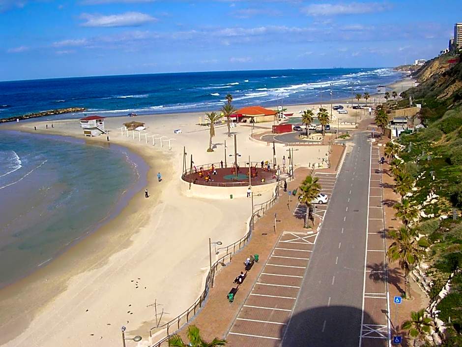 Mizpe Yam Boutique Hotel