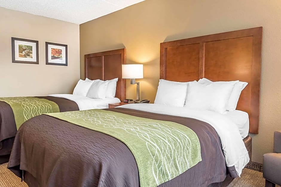 Comfort Inn & Suites Piqua-Near Troy-I75