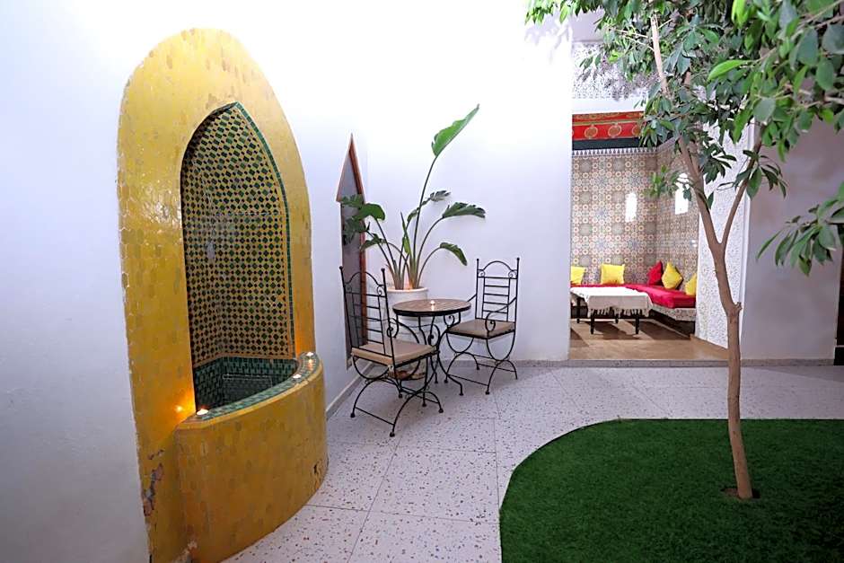 Riad O LY