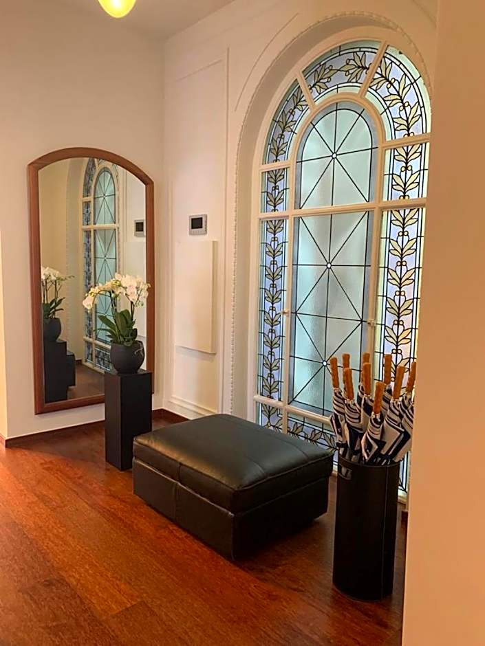 Botanique Suites AirBnB, Antwerp