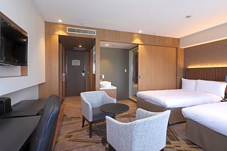 Premier Twin Room with City View - Non-Smoking