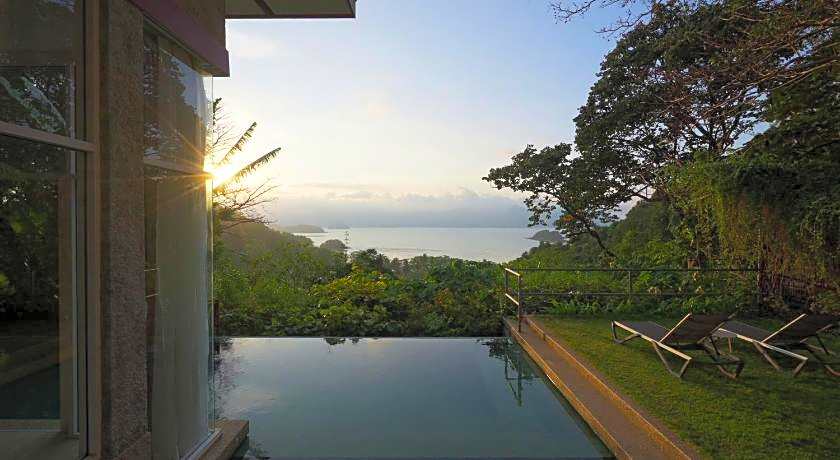 Ambong Pool Villas - Private Pool