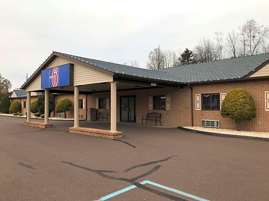 Motel 6 Bloomsburg, PA