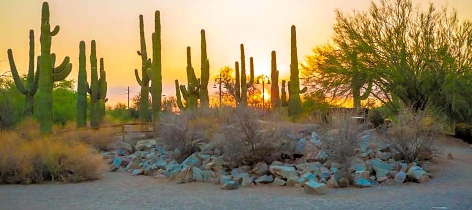 Holiday Inn Express and Suites Gilbert - East Mesa By IHG