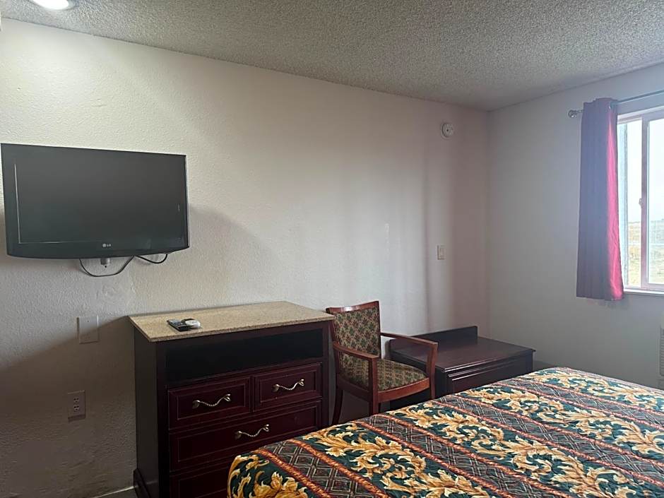 Nampa Inn & Suites