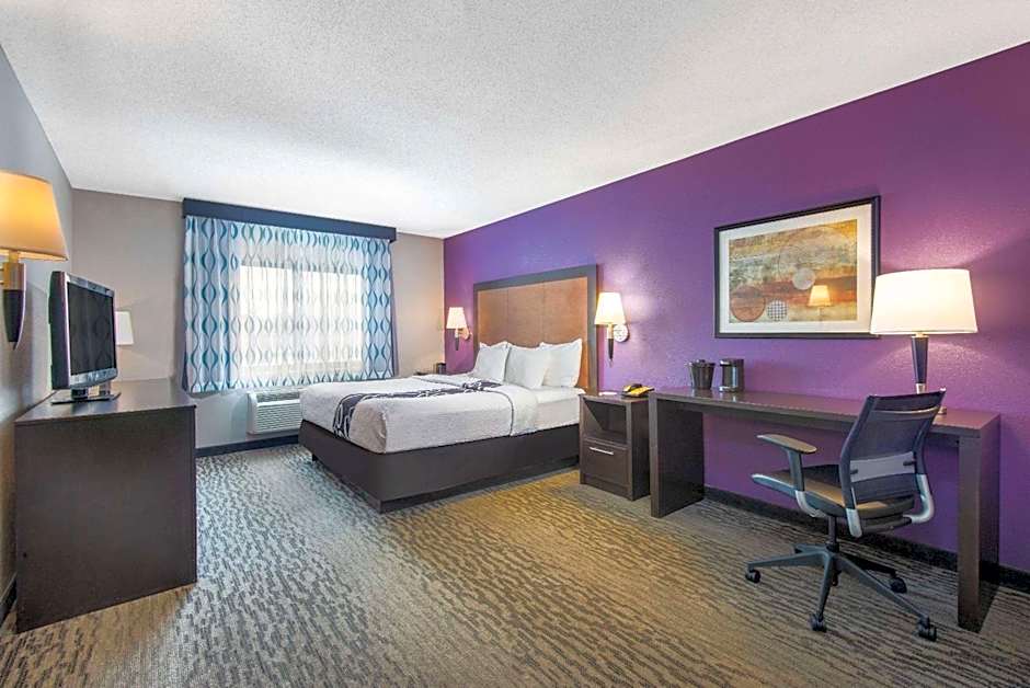 La Quinta Inn & Suites by Wyndham Erie