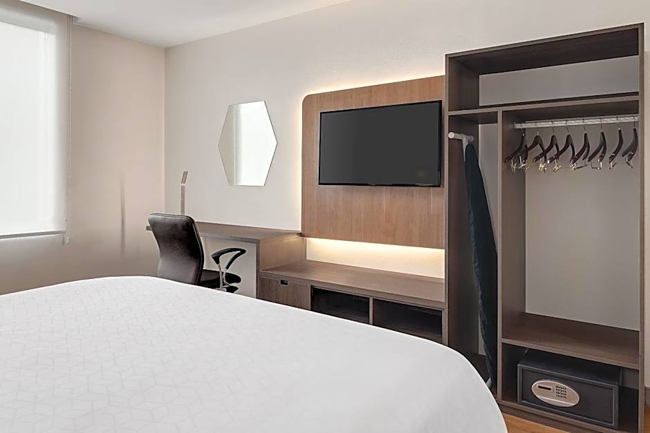 Holiday Inn Express San Jose Forum By IHG