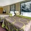 Super 8 by Wyndham Hebron Lowell Area