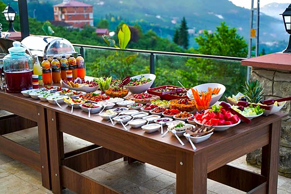 POISON GARDEN SUİTE