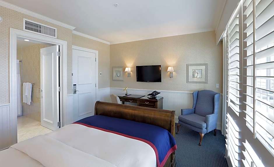 Madison Beach Hotel Curio Collection by Hilton