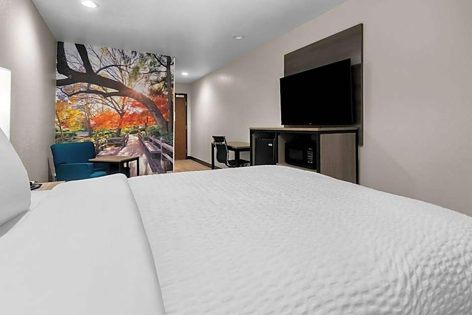 Clarion Pointe Fort Worth East - Arlington