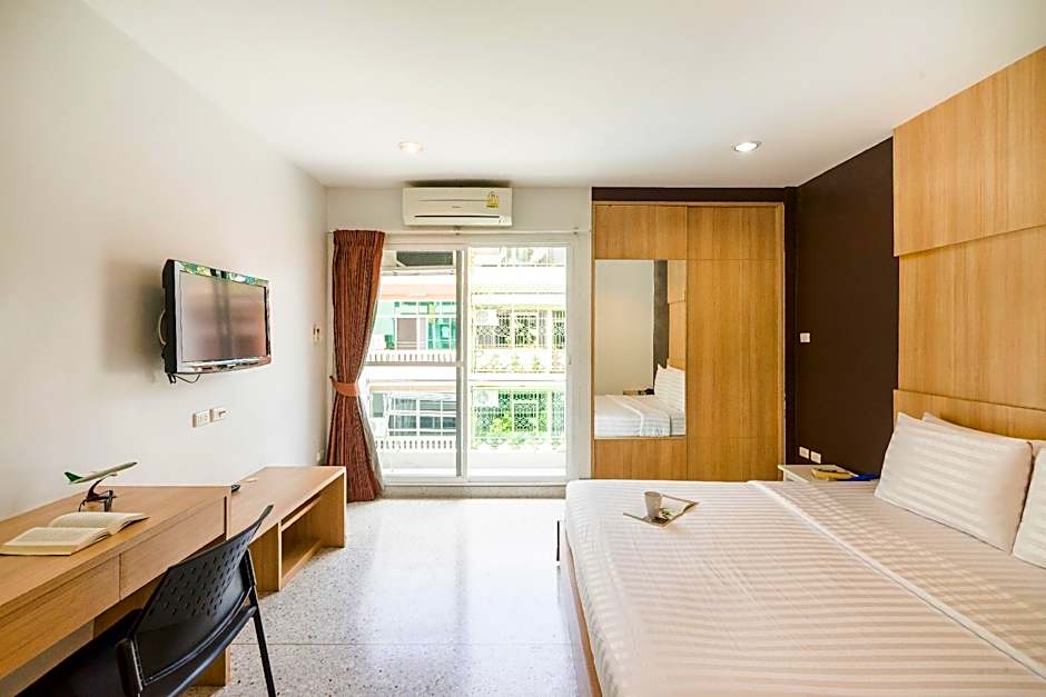 The Fifth Residence