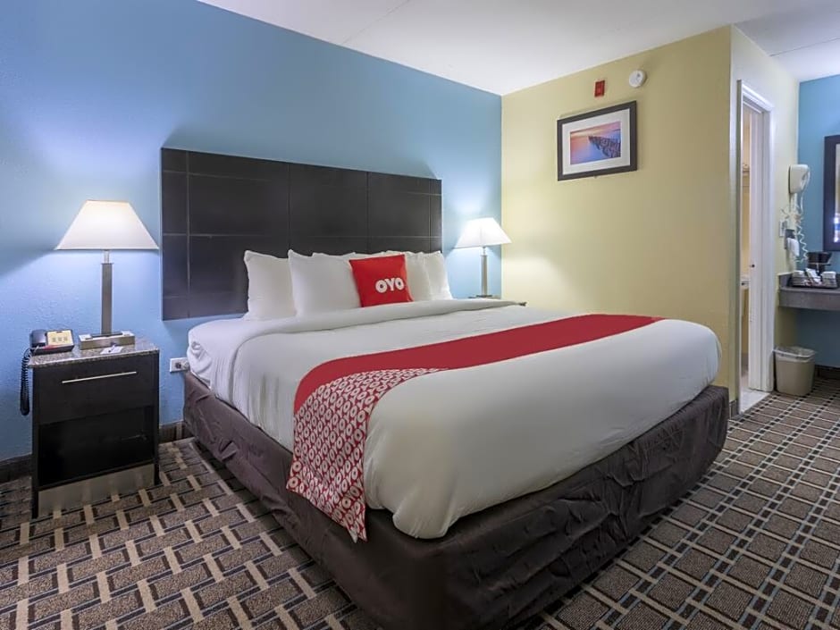 OYO Hotel Knoxville TN Cedar Bluff I-40