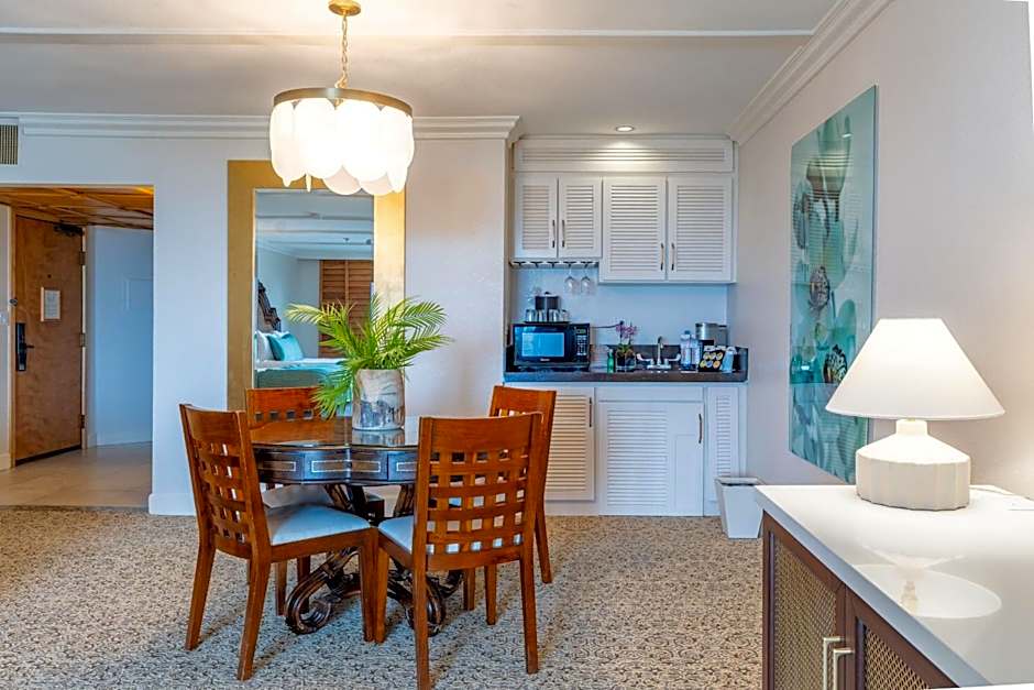 Pacific Terrace Hotel