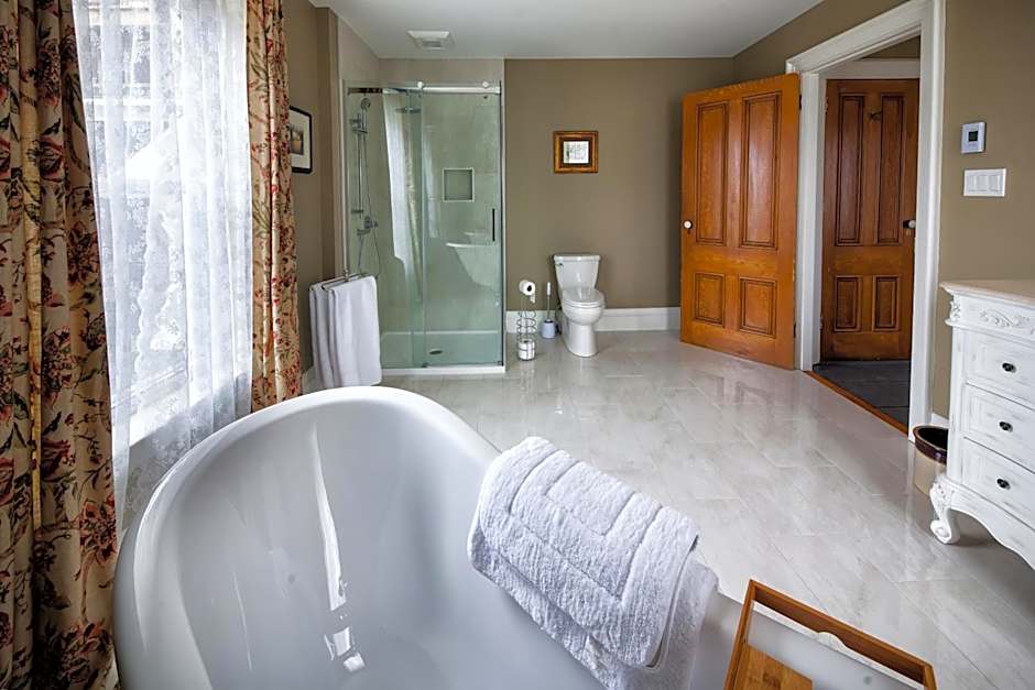 Maplehurst Manor Bed and Breakfast