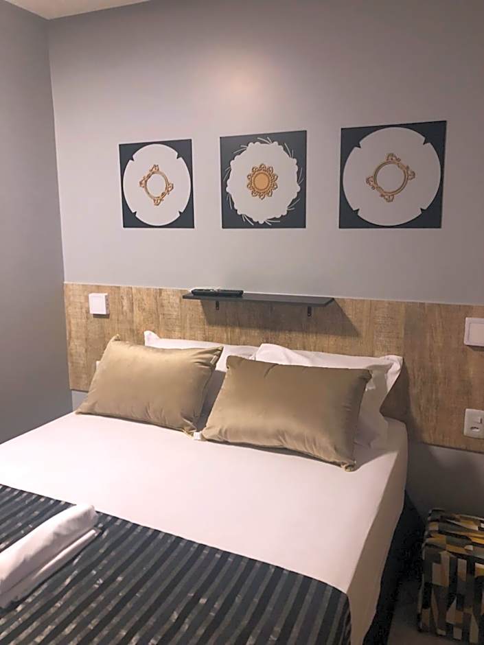 D Suítes - Checkin ate 21 Hs - ZAP pras coordenadas de acesso - Dois ENDEREÇOS