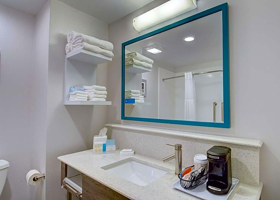 Hampton Inn & Suites Boston/Stoughton