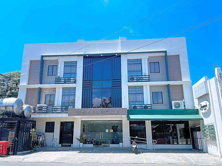 RedDoorz Plus @ Hotel Esse