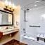 Holiday Inn Express Hotel & Suites Clarington - Bowmanville By IHG