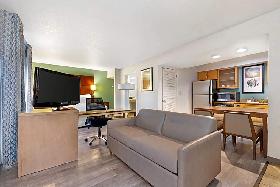 MainStay Suites St. Louis - Galleria