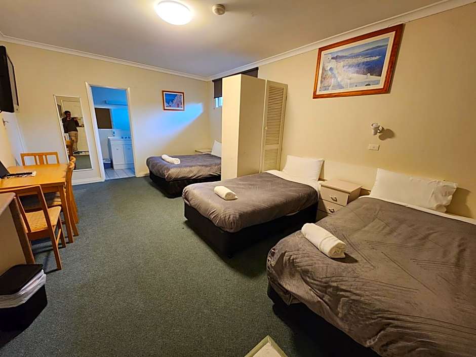 Hume Inn Motel