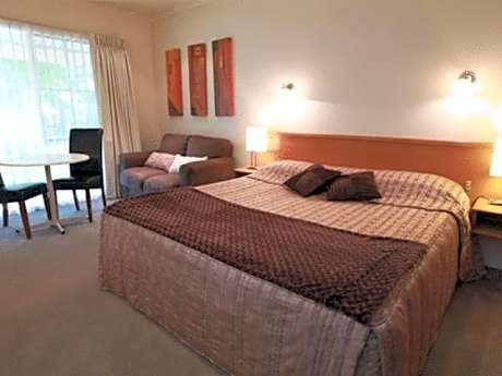 Deluxe Room with Spa Bath