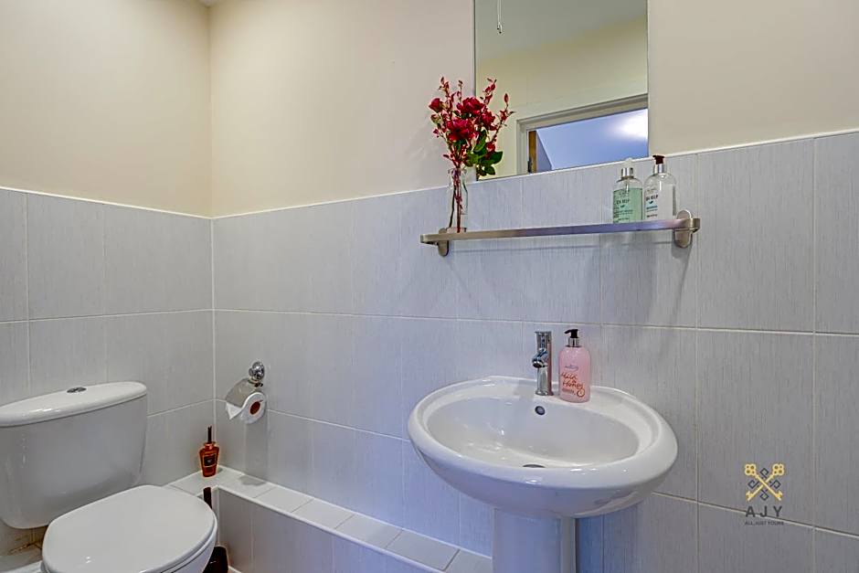 Mica Point City Centre Apartment