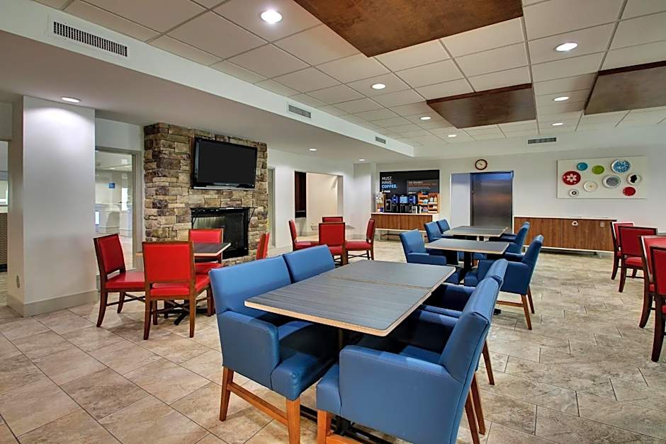 Holiday Inn Express Hotel & Suites Waukegan/Gurnee By IHG