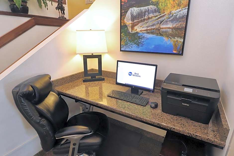 Best Western Chieftain Inn