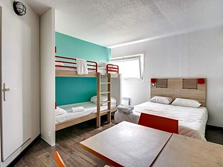 Cabrio Twin Room with Bathroom