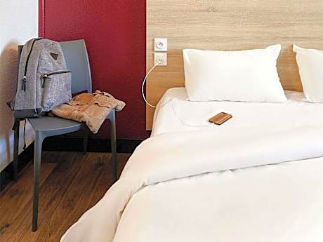 Tandem Room for up to Two Travelers