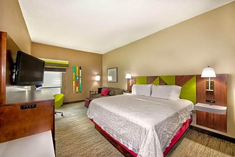 King Room with Sofa Bed and Study - Non-Smoking