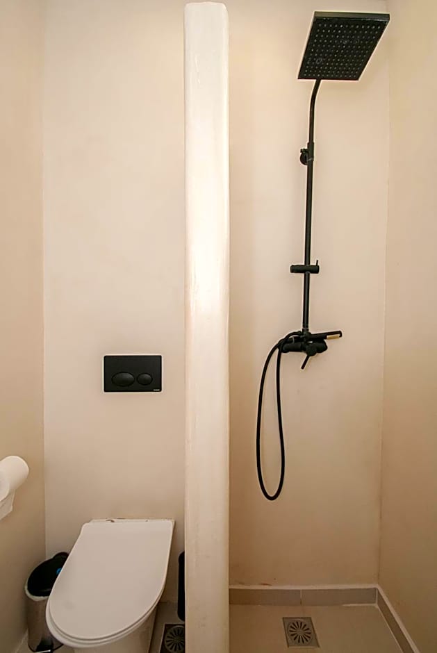 Atma Beach Rooms & Suites